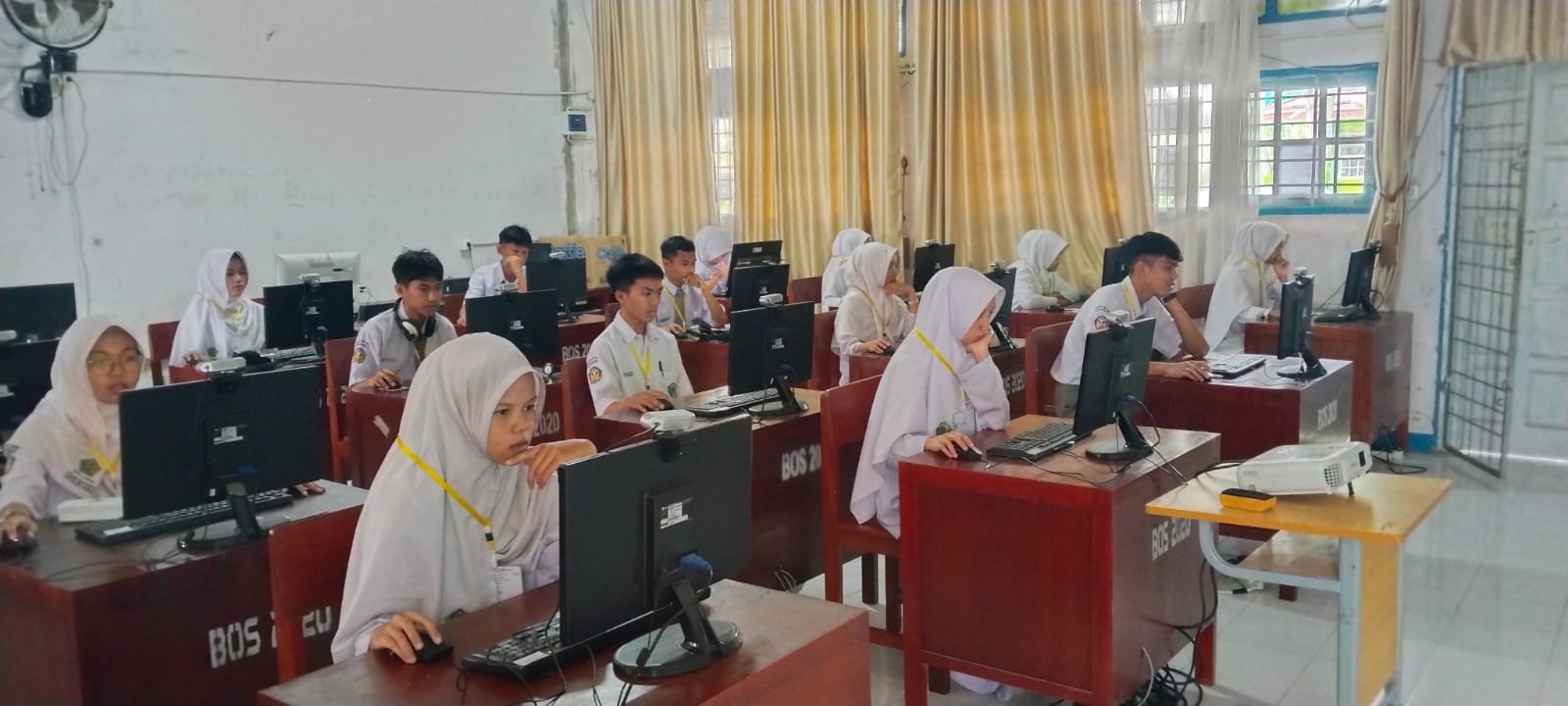 MAN 2 AGAM GELAR HARI PERTAMA TES KEMAMPUAN AKADEMIK 2026