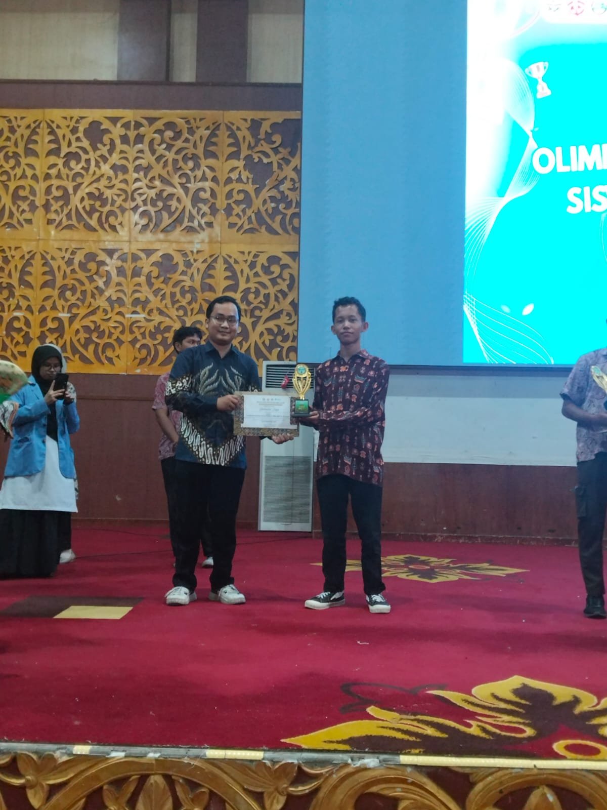 Banggakan Madrasah, Samudra Jiwa Siswa MAN 2 Agam Raih Juara 3 Olimpiade Fisika di UIN IB Padang